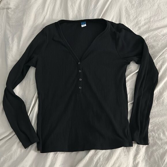 Black Long Sleeve Women's Top size Medium - Picture 1 of 4